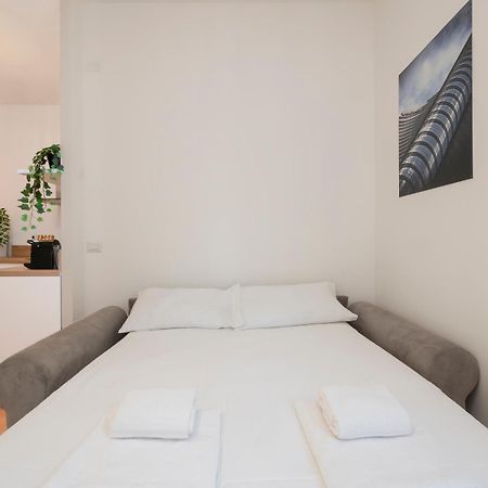 I Host Apartment - Gressoney 2 Milano Eksteriør billede